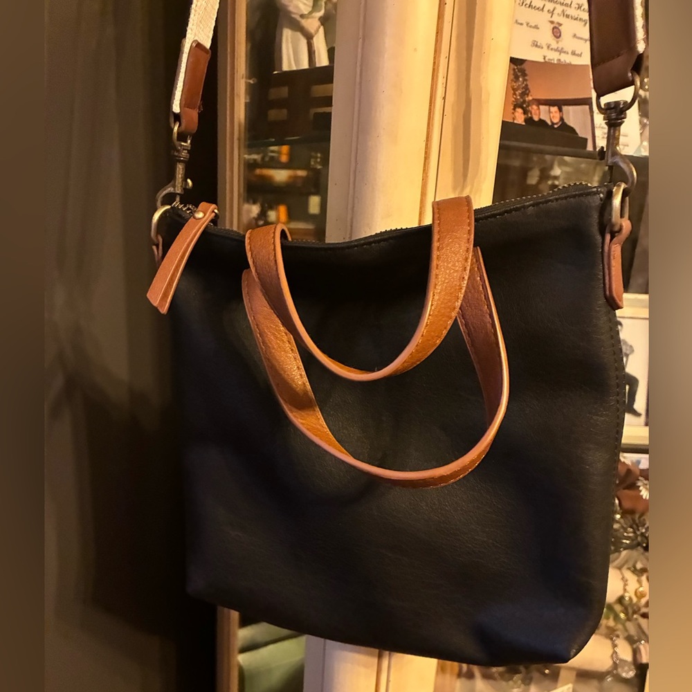 Vegan Leather Black & Tan Crossbody